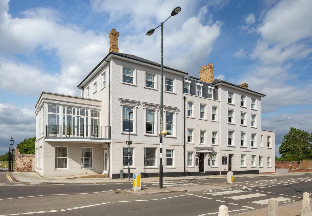 The Lion Gate Apartments East Molesey Εξωτερικό φωτογραφία