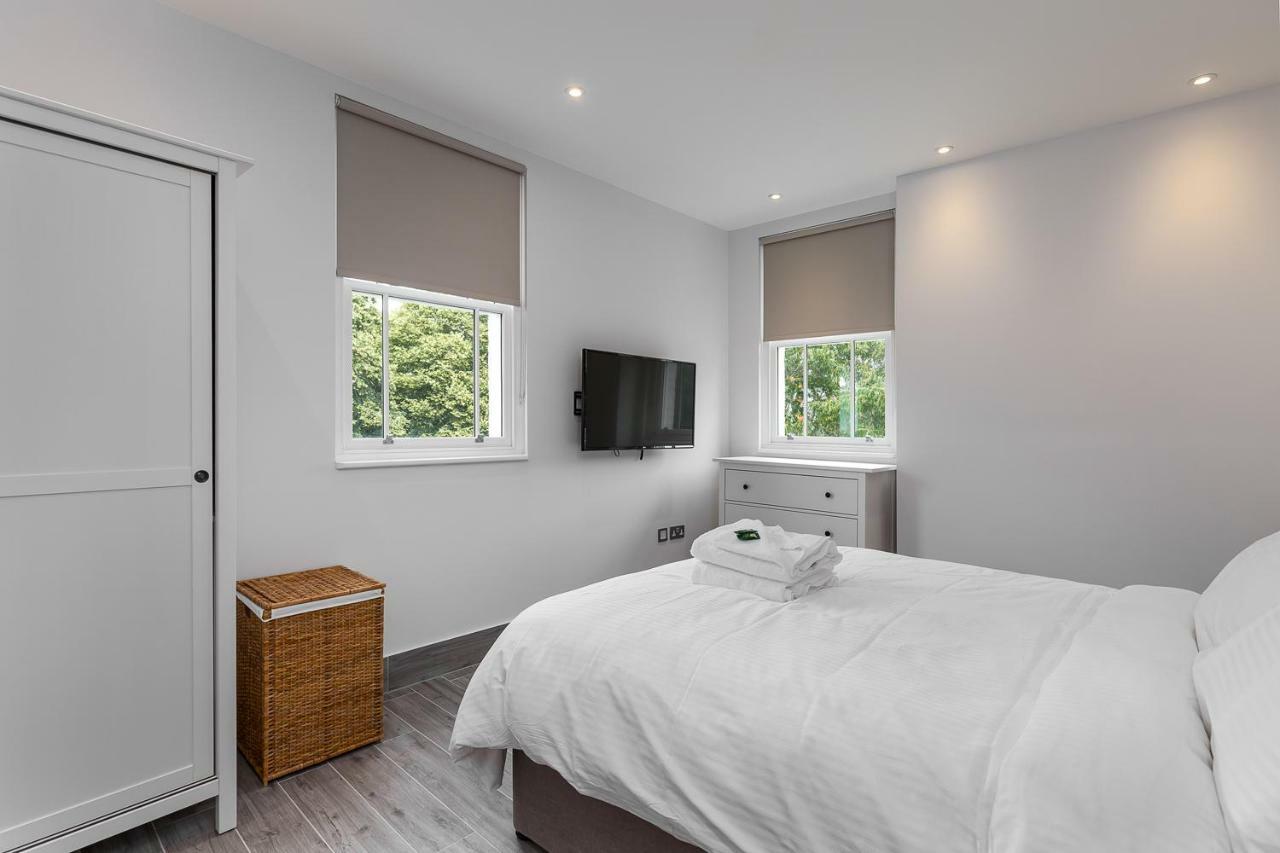 The Lion Gate Apartments East Molesey Εξωτερικό φωτογραφία