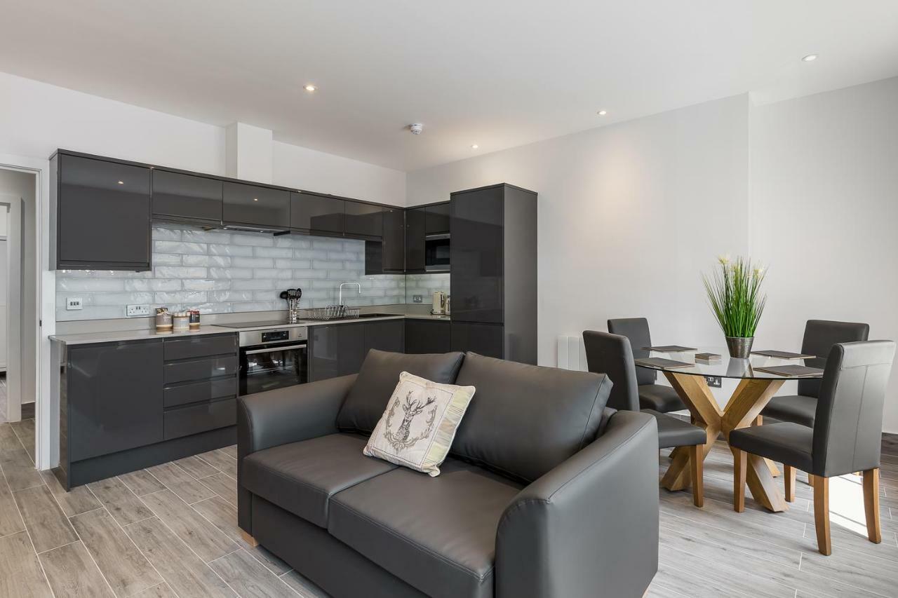 The Lion Gate Apartments East Molesey Εξωτερικό φωτογραφία