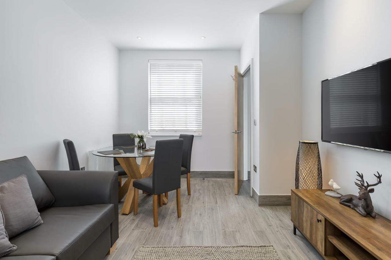 The Lion Gate Apartments East Molesey Εξωτερικό φωτογραφία