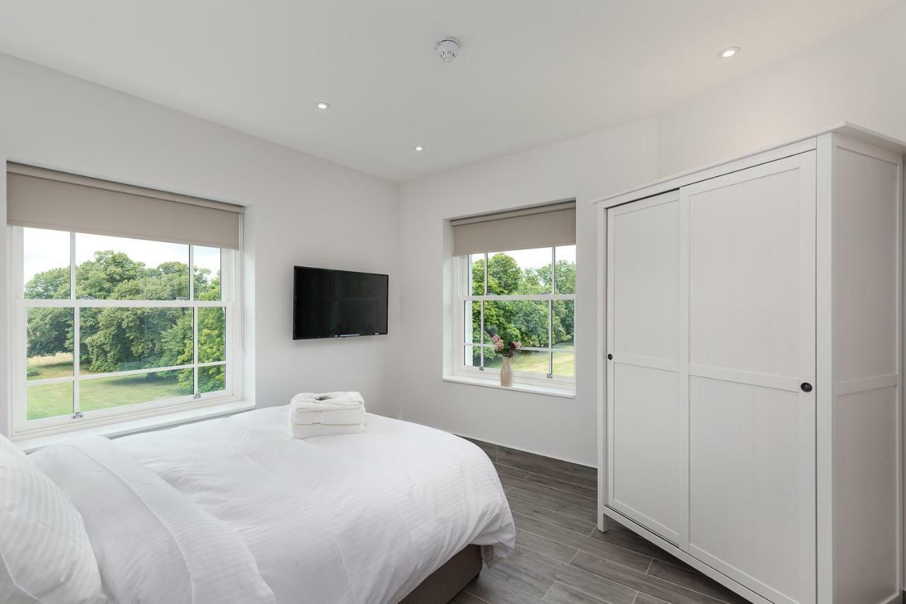 The Lion Gate Apartments East Molesey Εξωτερικό φωτογραφία