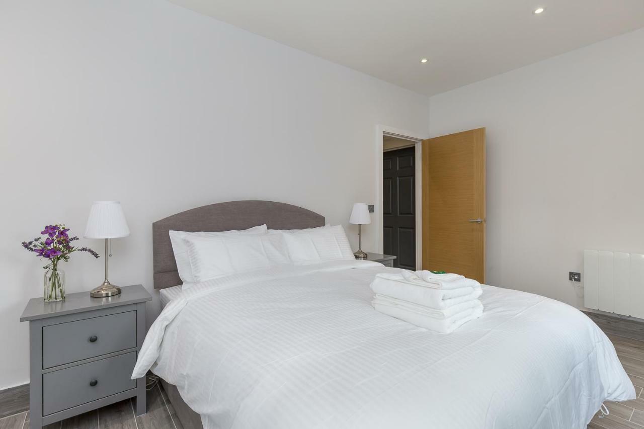 The Lion Gate Apartments East Molesey Εξωτερικό φωτογραφία