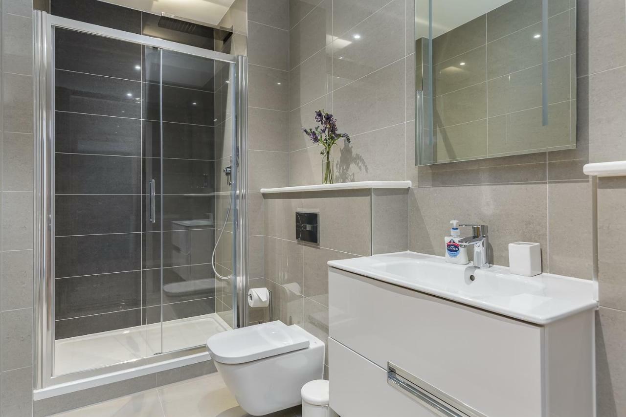 The Lion Gate Apartments East Molesey Εξωτερικό φωτογραφία