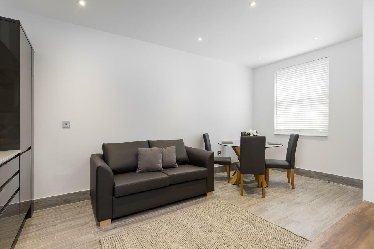 The Lion Gate Apartments East Molesey Εξωτερικό φωτογραφία