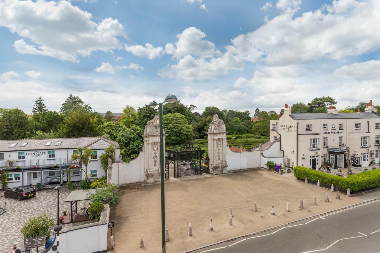 The Lion Gate Apartments East Molesey Εξωτερικό φωτογραφία