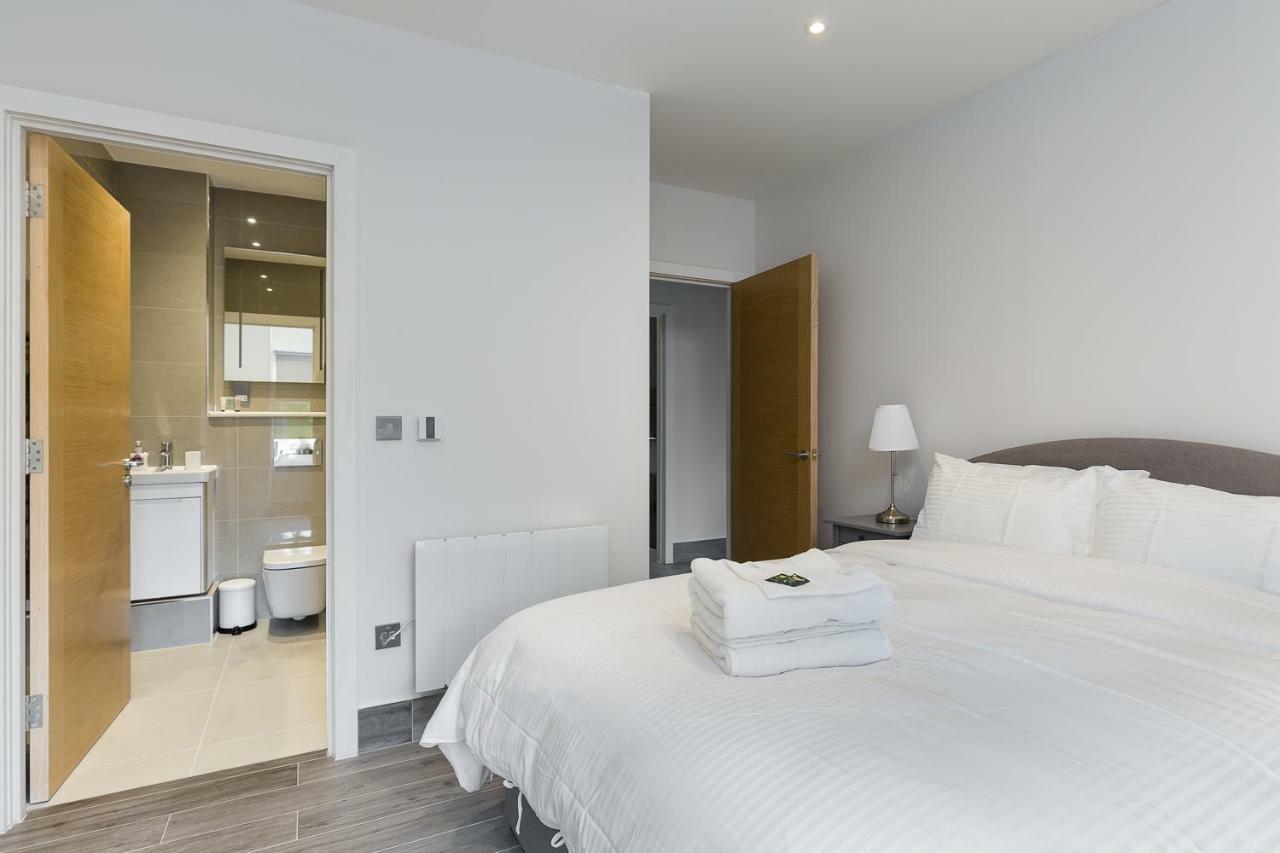 The Lion Gate Apartments East Molesey Εξωτερικό φωτογραφία